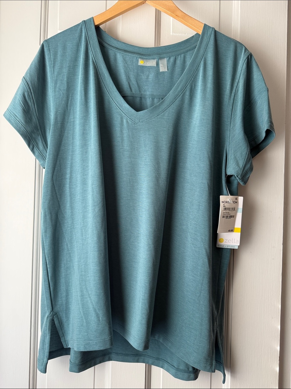 NWT ZELLA Yoga + Studio Perform Moisture wicking Teal V-Neck Tee XL